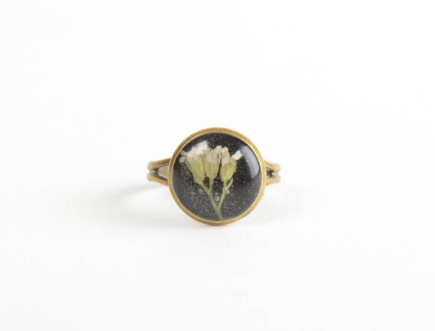 Beautiful handmade designer ring with dried flowers coated with epoxy resin photo 3