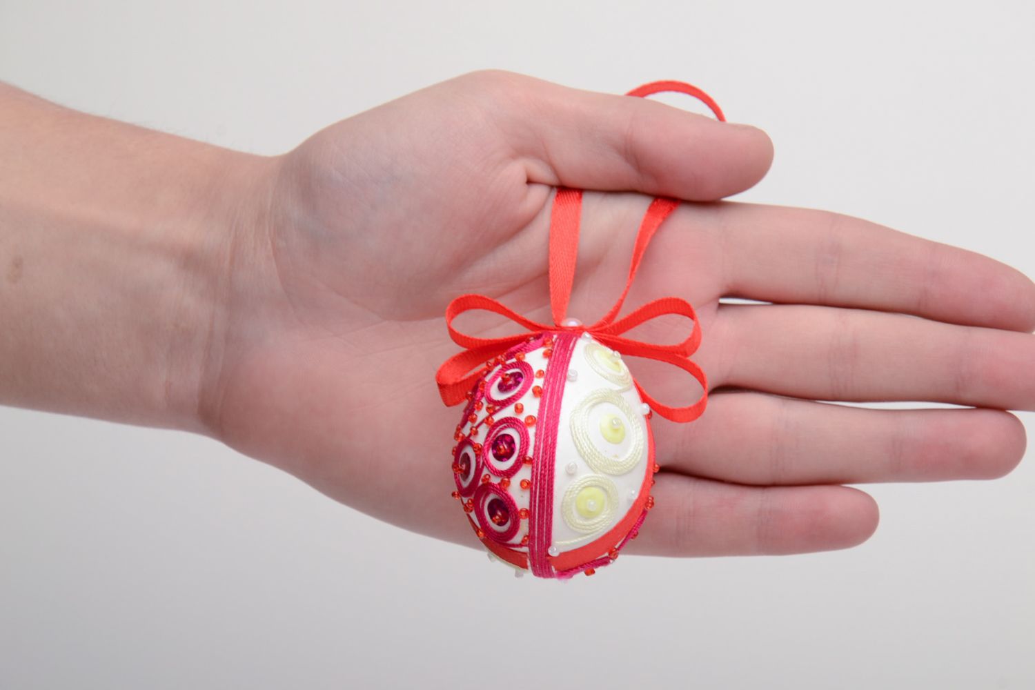 Interior hanging egg with beads and ribbons photo 5