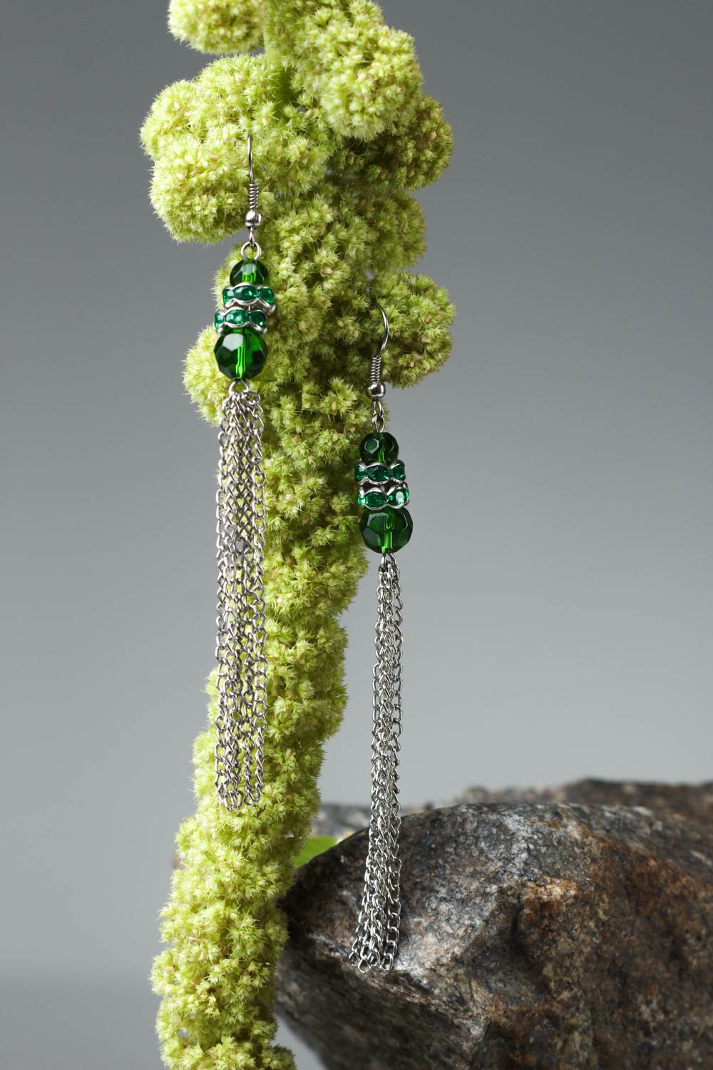 Handmade grüne Damen Ohrringe Designer Schmuck Accessoire für Frauen aus Steinen foto 1