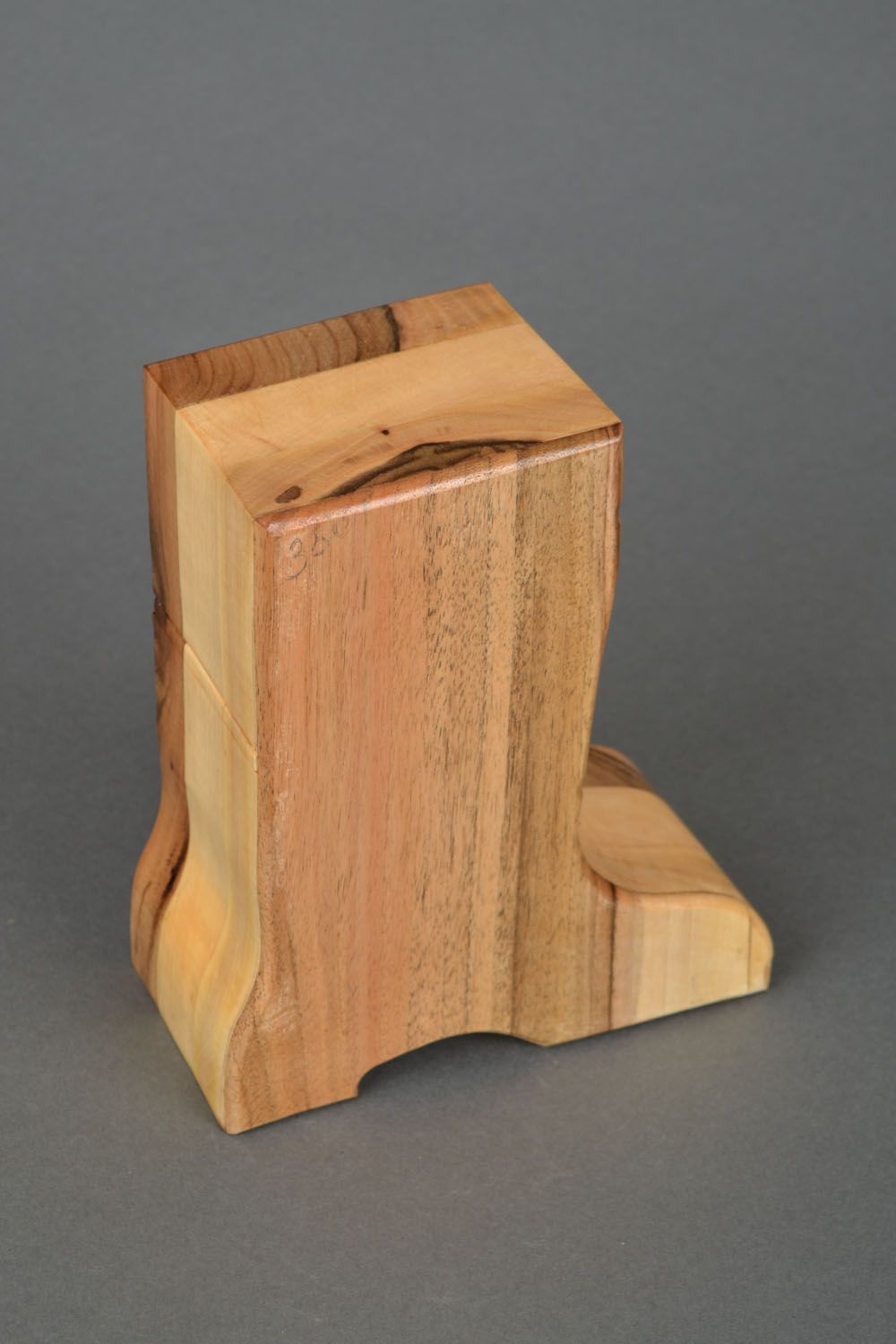 Деревянная шкатулка в форме сапожка фото 5