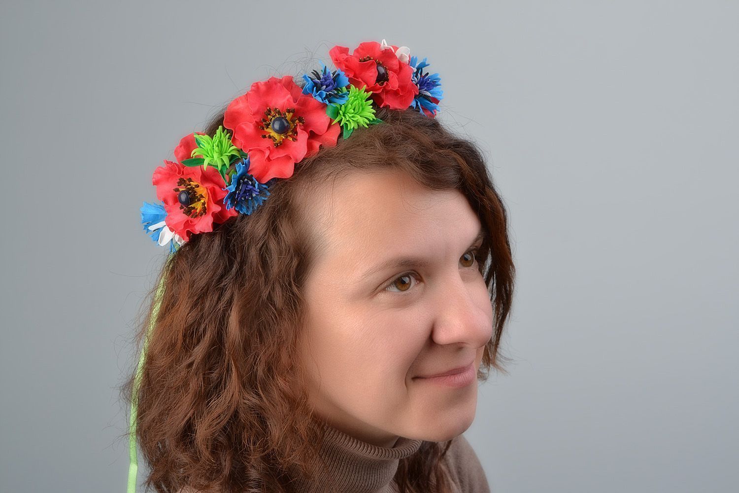 Schöner handmade Kranz mit Blumen für Haare aus Foamiran Mohnblumen für Frauen  foto 5