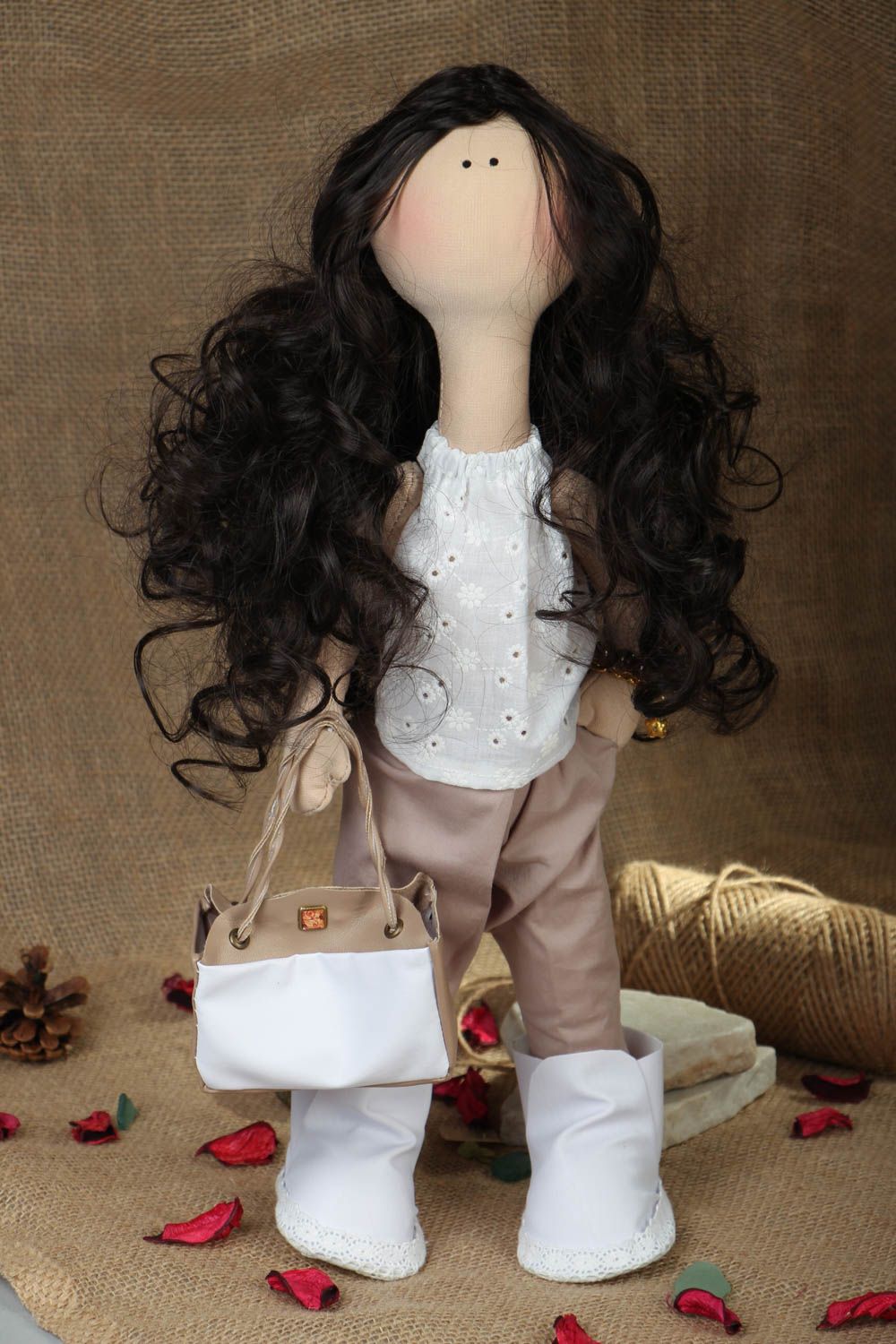 Muñeca artesanal Chica con el pelo oscuro foto 5