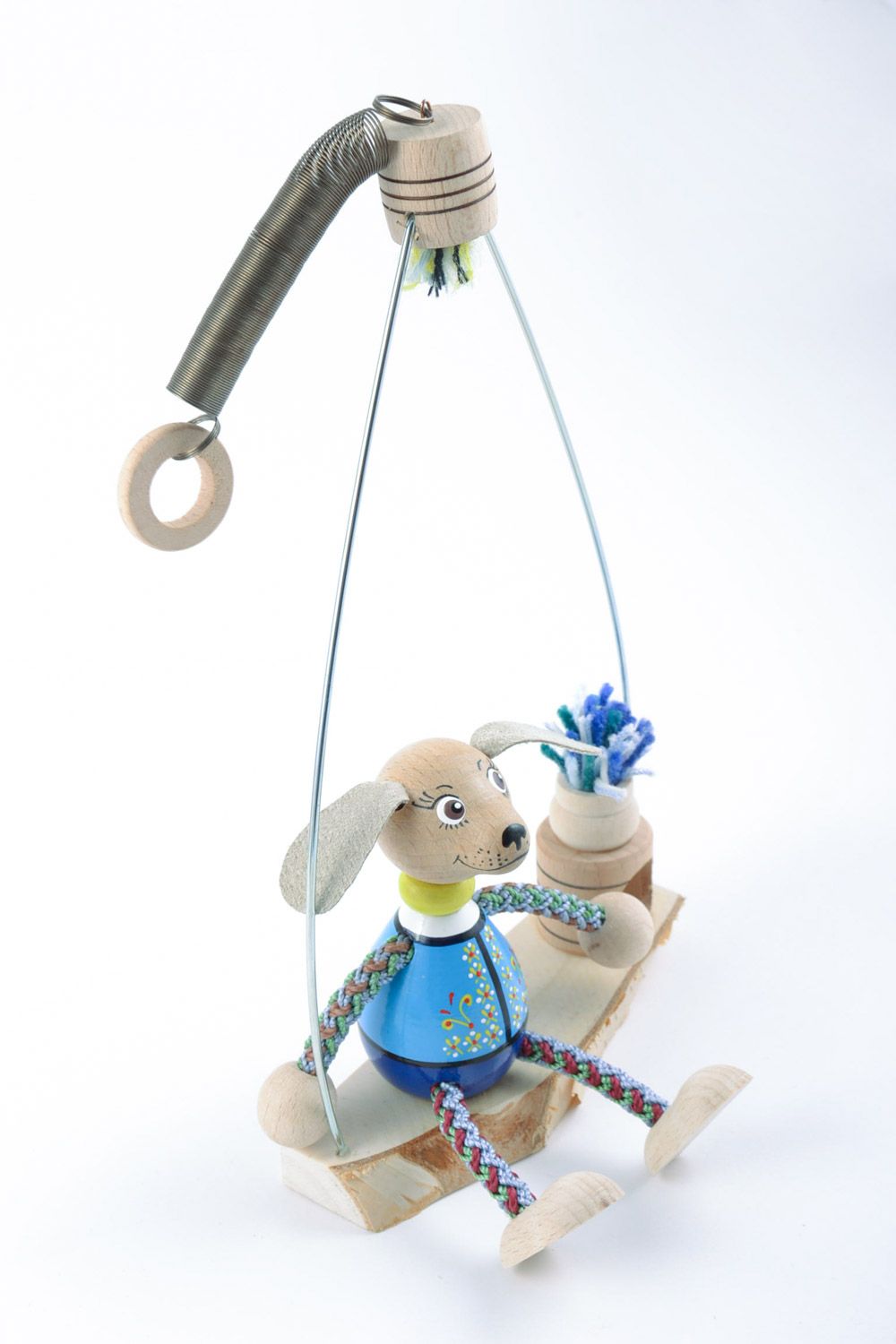 Künstlerisches Baby Lernspielzeug aus Holz handmade Dekor für Kinderzimmer Hund auf der Schaukel foto 4