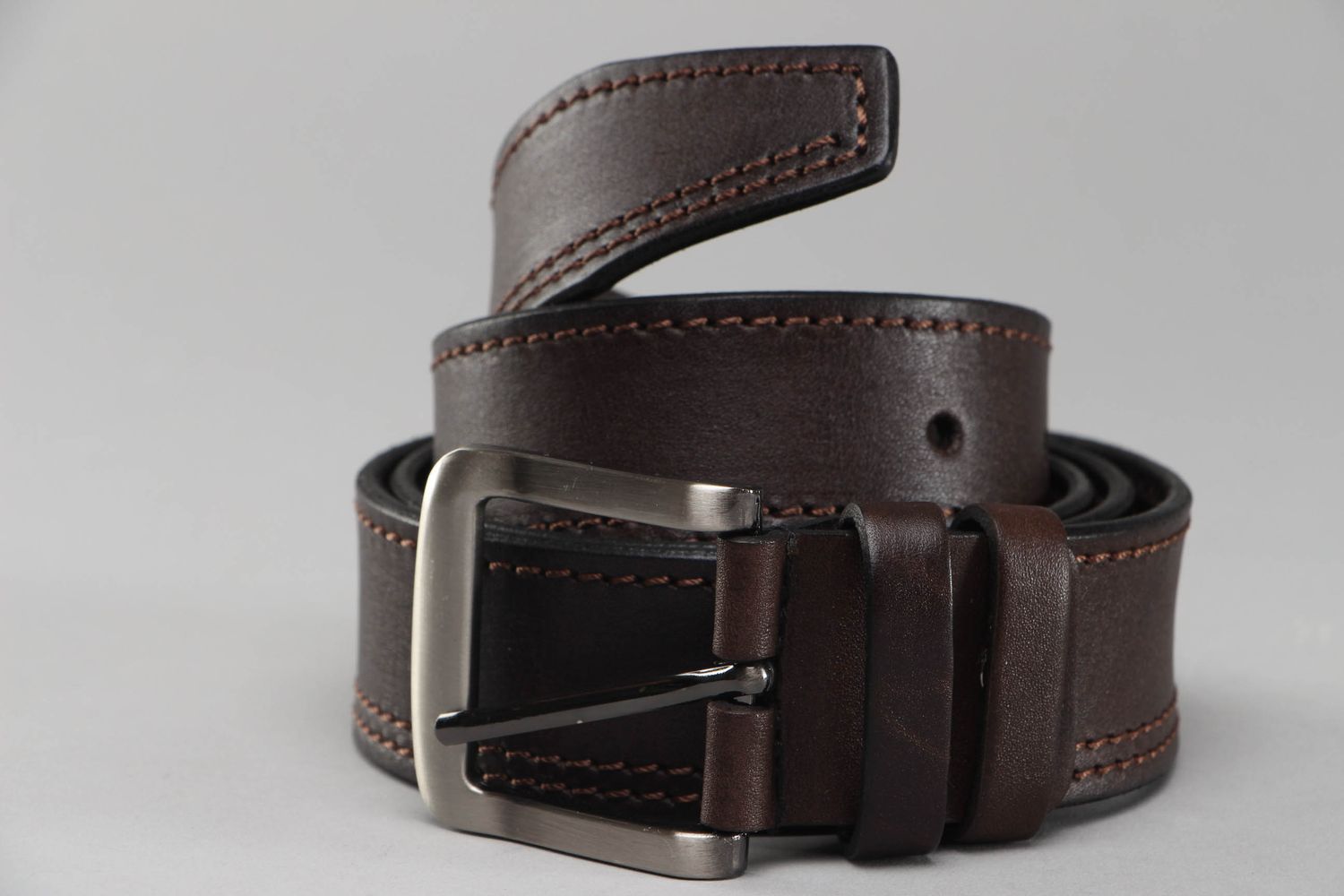Handmade leather belt of brown color for men photo 1