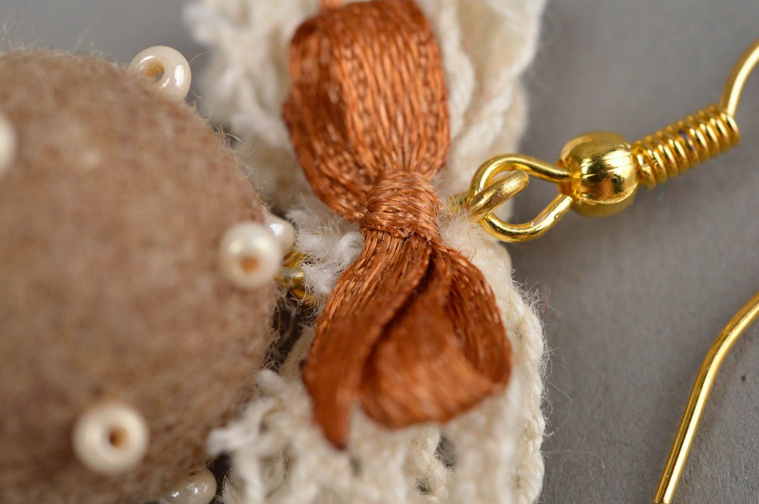 Filz Ohrringe aus Wolle und Spitze in Braun handgeschaffen modisch stilvoll toll foto 5
