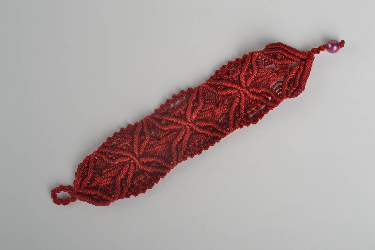 Bracelet macramé Bijou fait main tressé en fils rouge large Cadeau pour femme photo 2