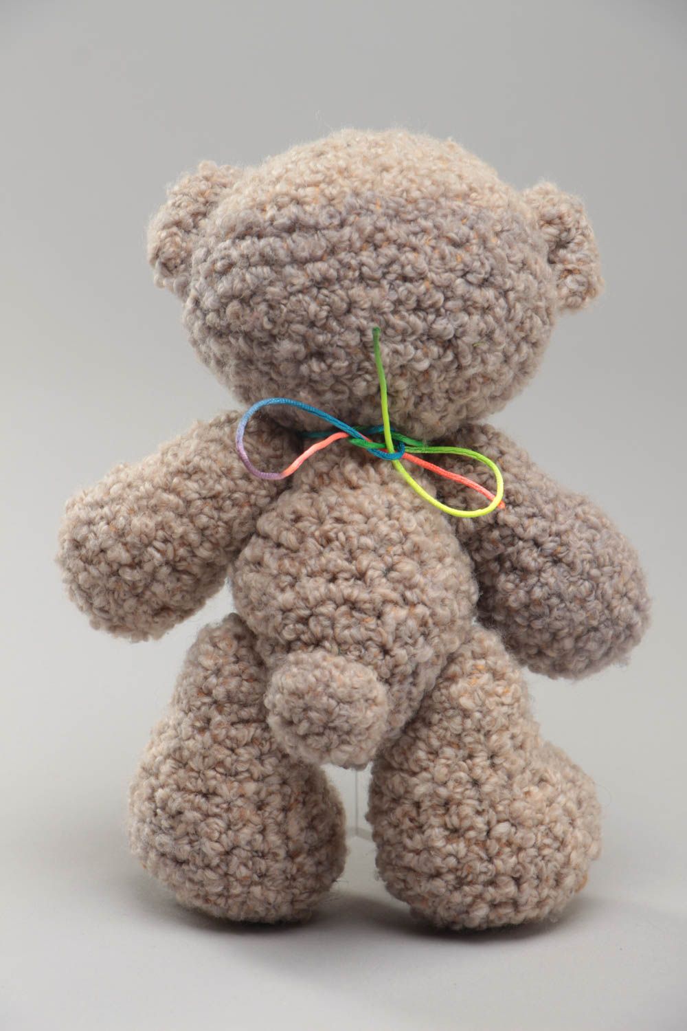 Авторская мягкая игрушка ручной работы вязаный крючком медведь светло коричневый фото 4