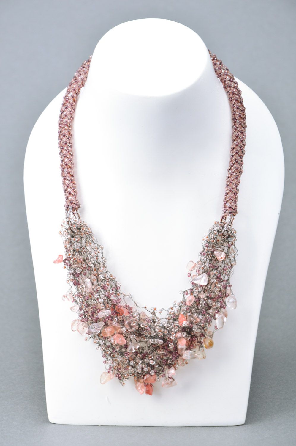 Оригинальное ожерелье из чешского бисера и розового коралла оригинальное воздушное фото 5