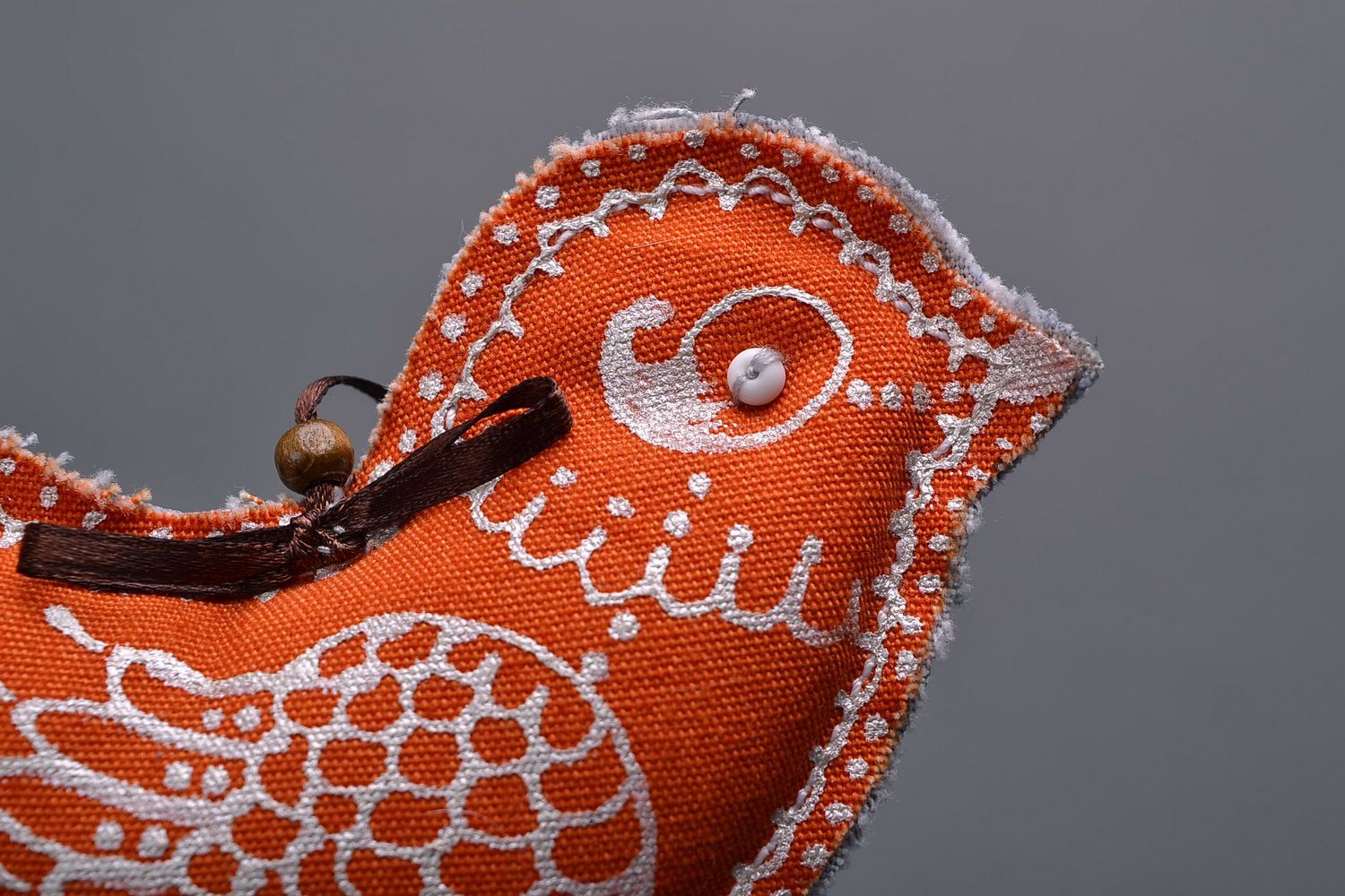 Подвеска интерьерная из ткани Птичка серо-оранжевая фото 3