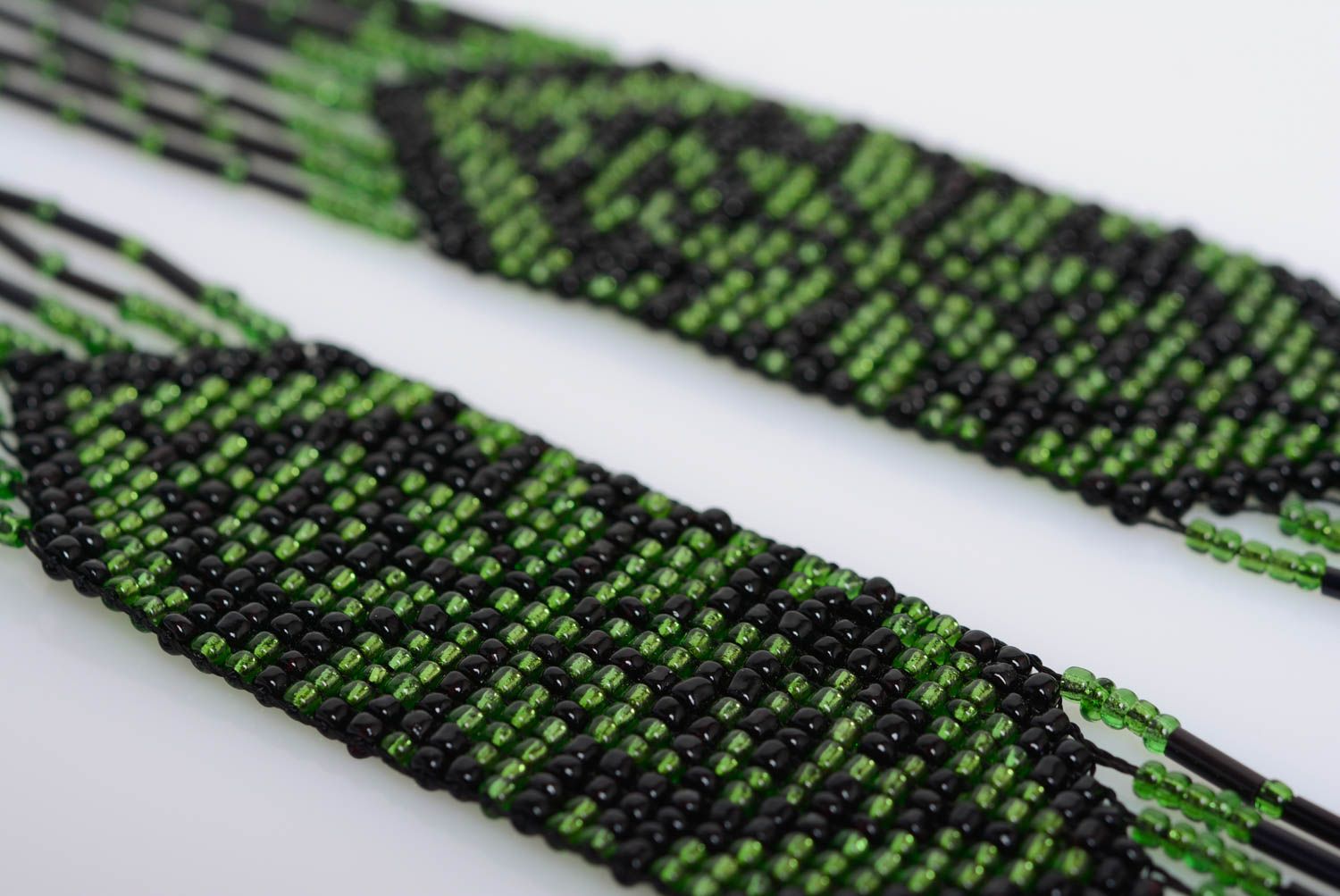 Колье из бисера гердан зеленый с черным длинное необычное ручной работы модное фото 4
