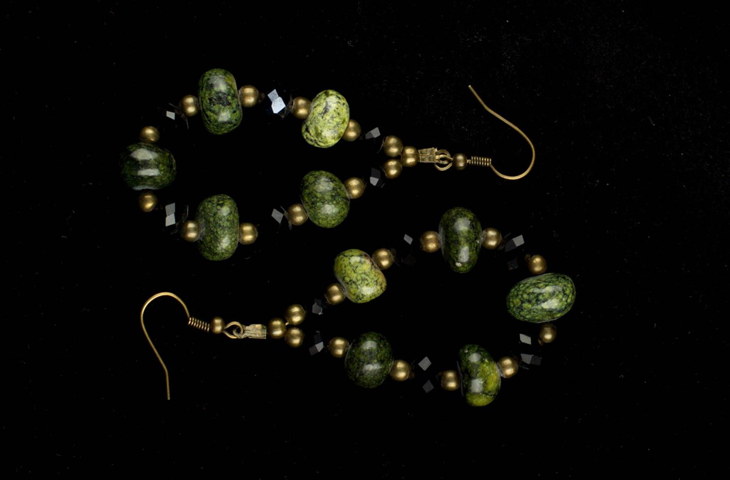 Необычные серьги ручной работы модные серьги темные длинные сережки капли фото 4