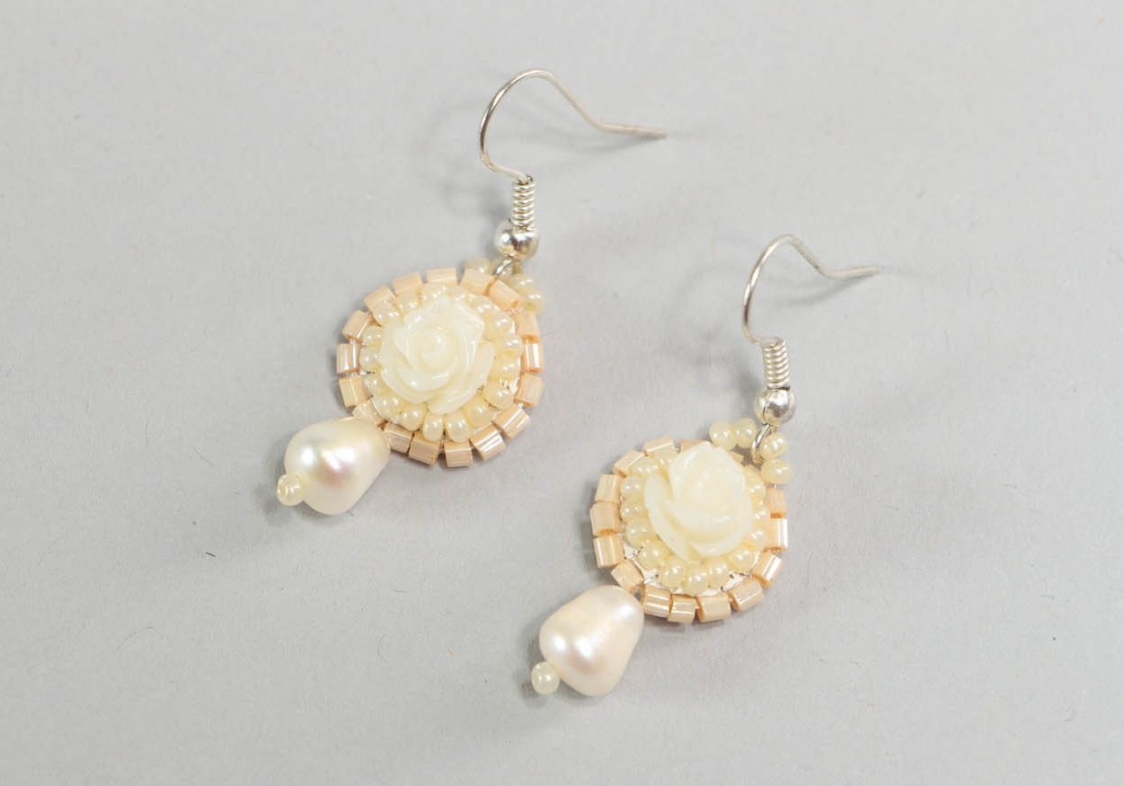 Earrings with pearls photo 1