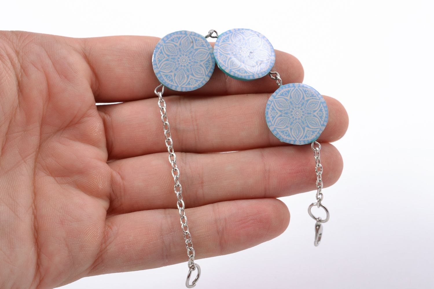 Acrylic handmade charm bracelet of blue color with three wide round flat beads photo 3
