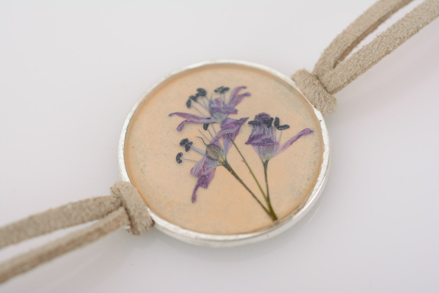 Handgemachtes Armband aus Epoxidharz mit echter Blume an der Kette für Frauen foto 3