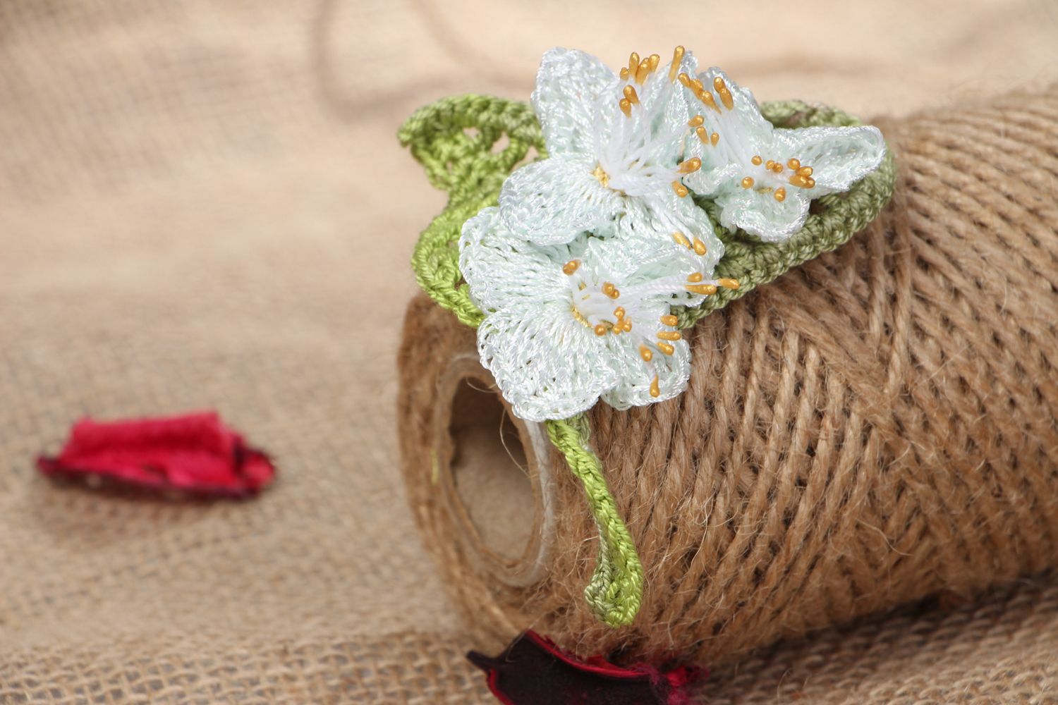 White crochet flower brooch photo 5