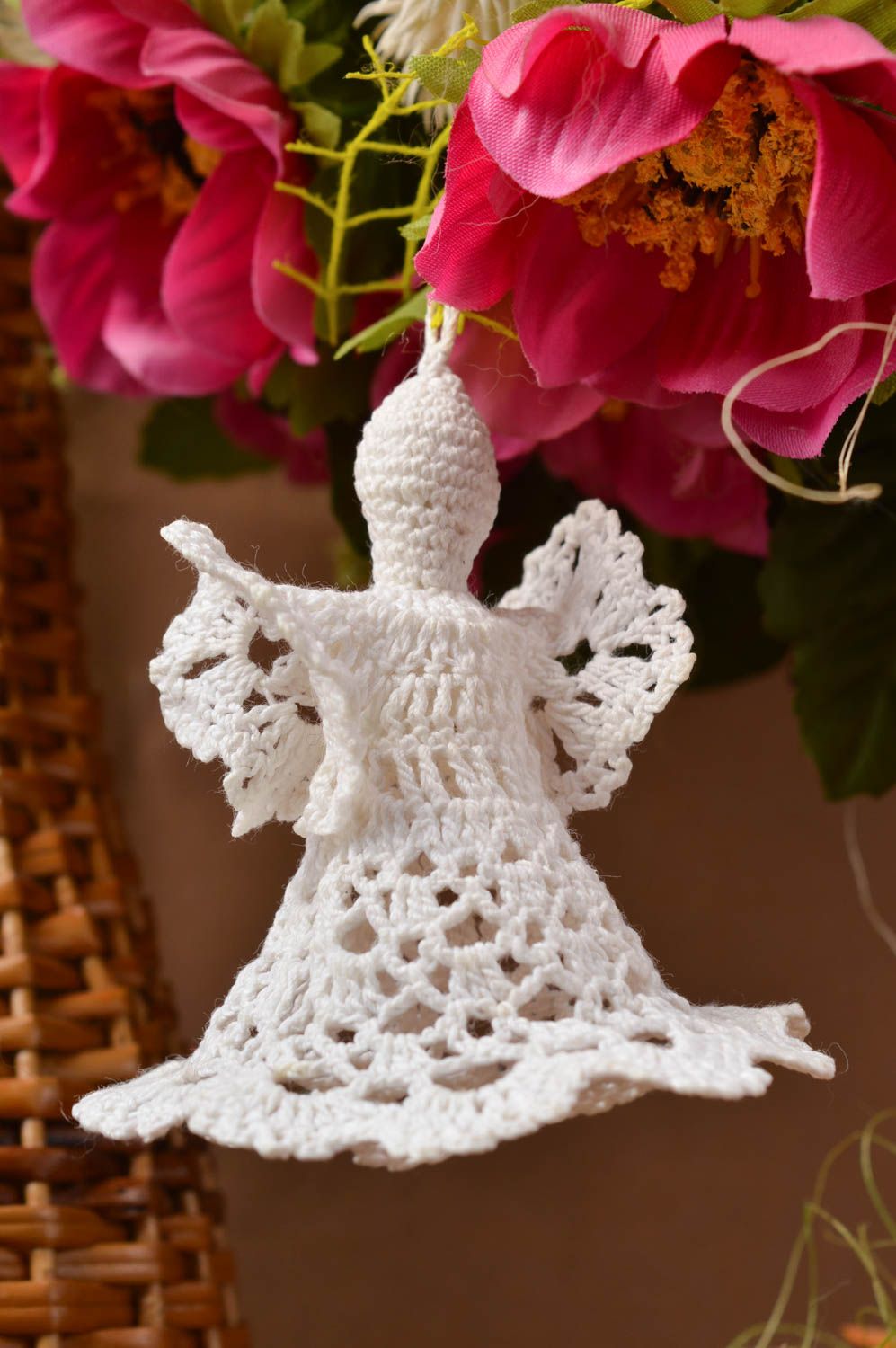 Декор для дома ручной работы вязаный ангел авторская декоративная подвеска фото 1