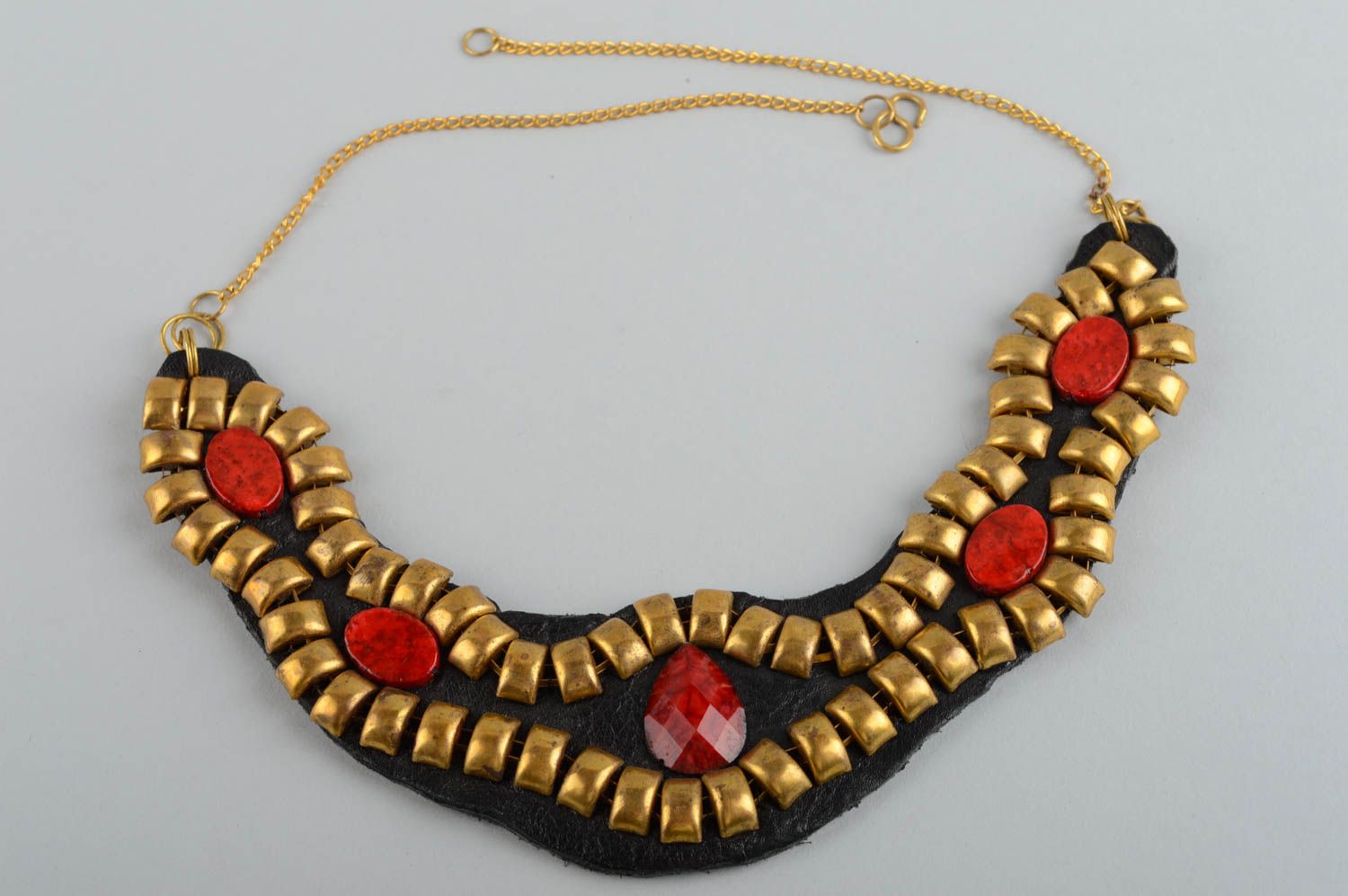 Collier en cuir Bijou fait main Cadeau femme chaîne rouge noir doré vintage photo 2