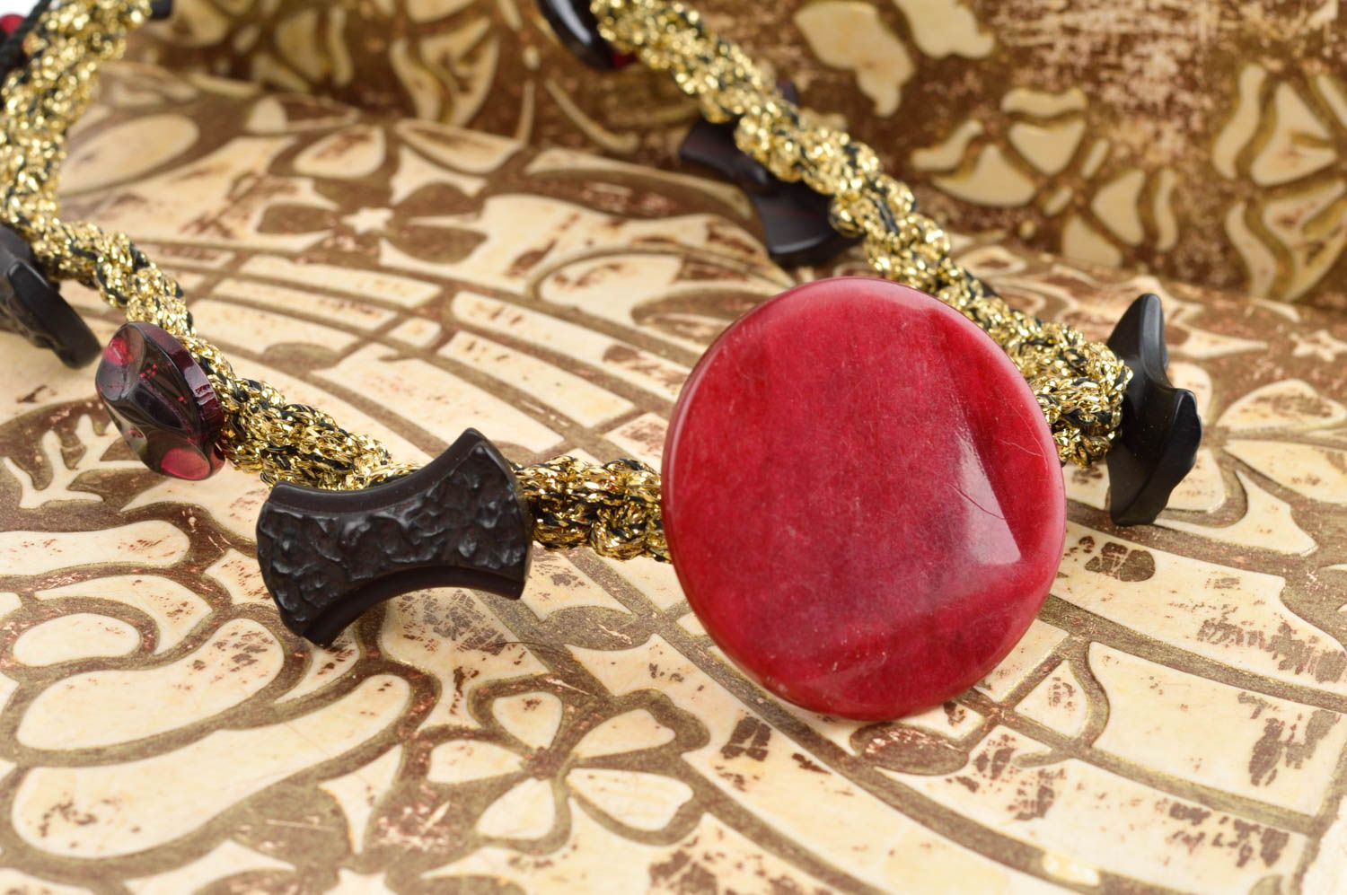 Handmade Rocailles Kette Frauen Accessoire Halskette für Frauen ungewöhnlich rot foto 1