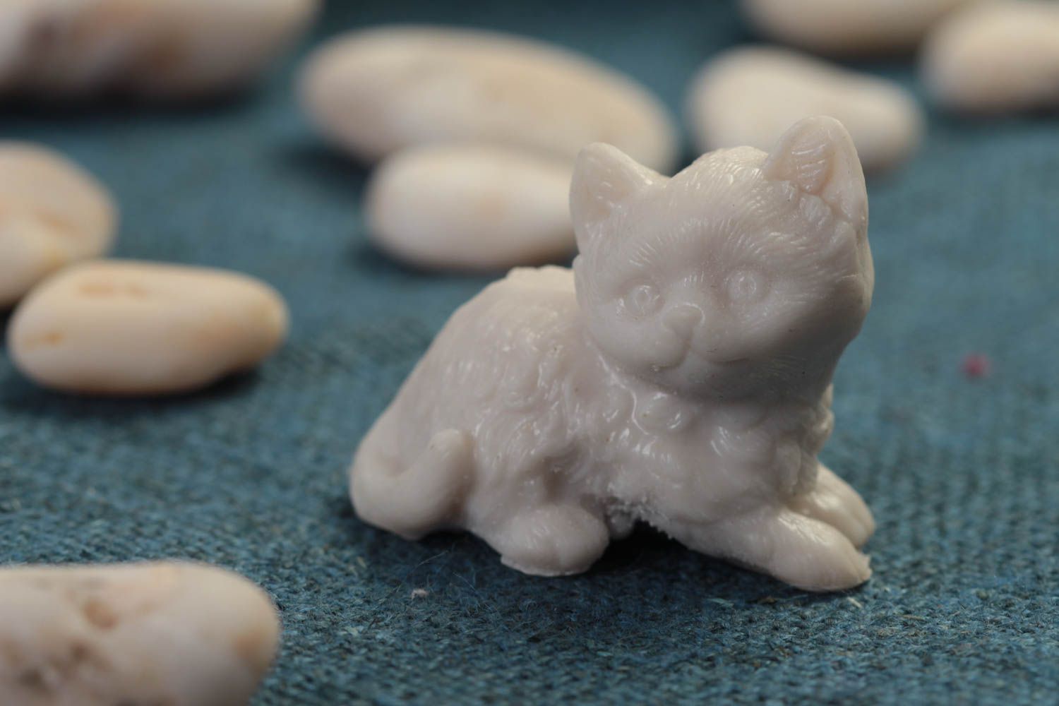 Handmade cat figurine art materials art and craft supplies miniature figurine photo 1