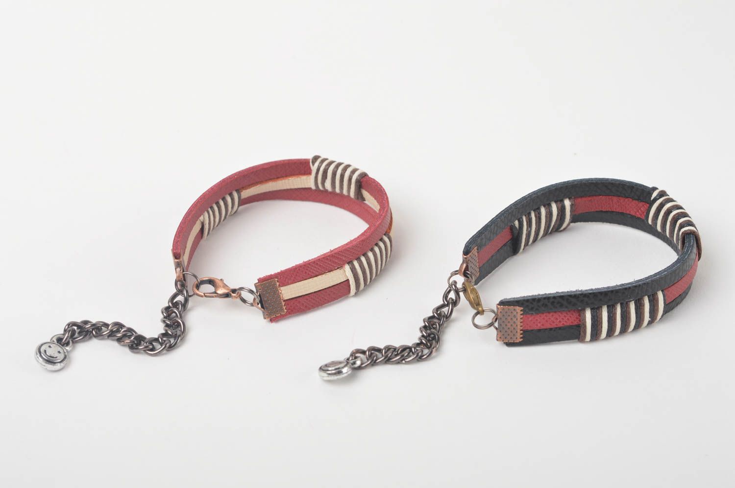 Bracelets cuir Bijoux fait main design original avec chaînes Accessoires femme photo 3