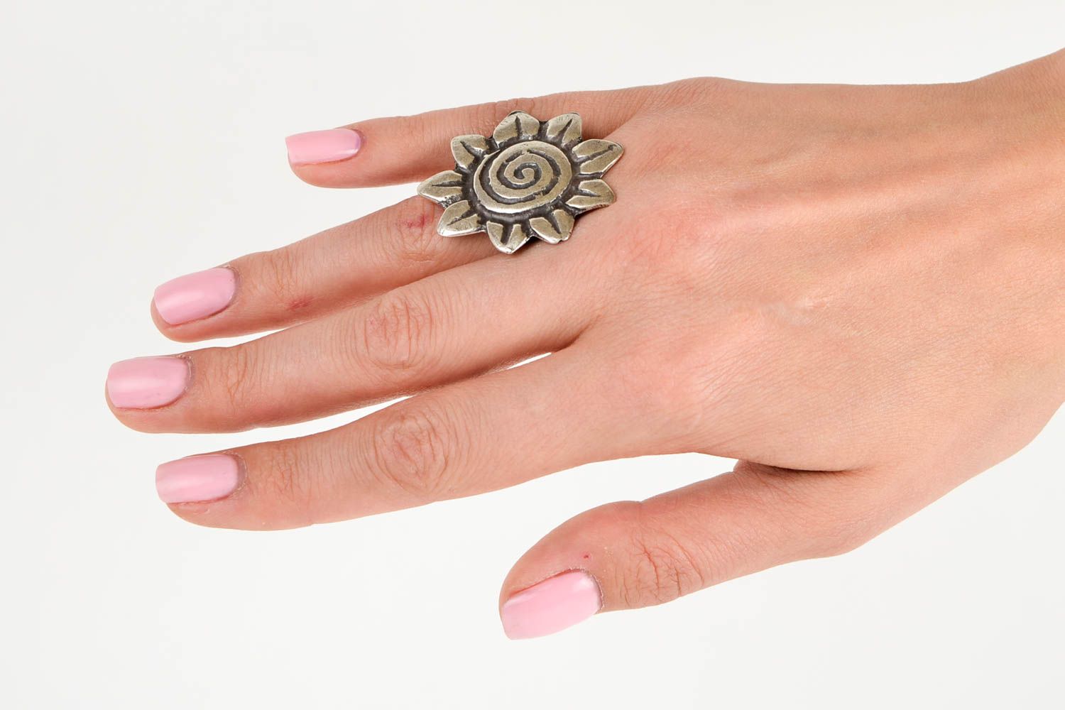 Beautiful handmade metal ring metal craft ideas fashion accessories for girls  photo 2