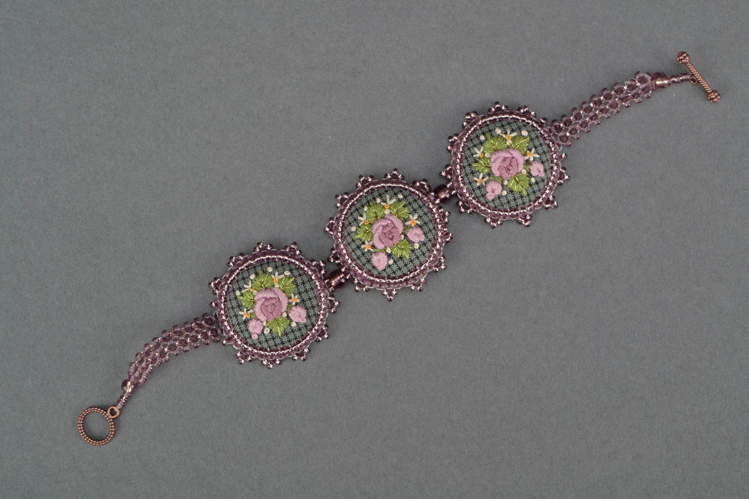 Handmade bracelet with embroidery Lilac Roses photo 4