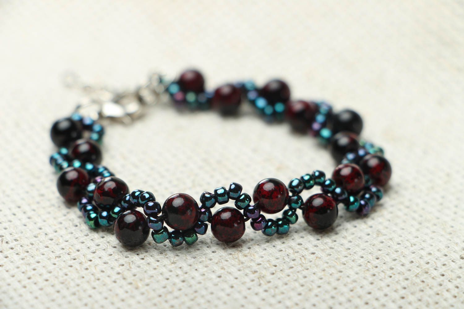 Handmade bracelet with garnet and seed beads photo 2