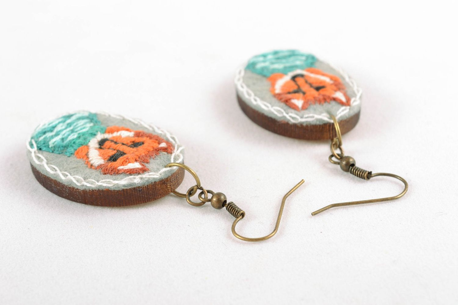 Wooden and felt earrings with satin stitch embroidery Foxes photo 4