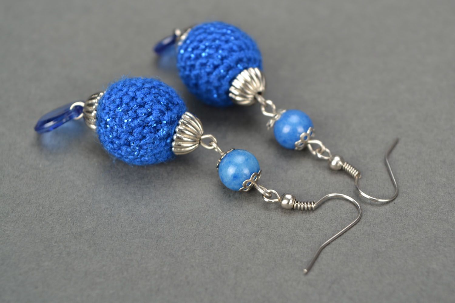 Blue earrings with pendants photo 4