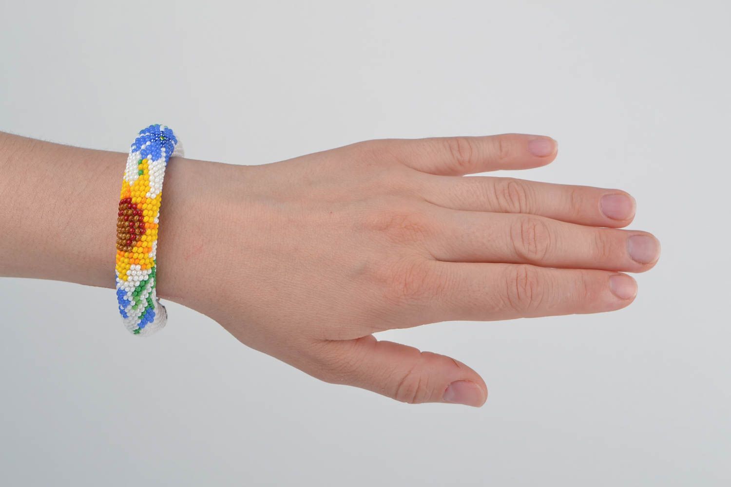 Glasperlen Armband Litze in Weiß mit Blumen schön Designer Accessoire handmade foto 2