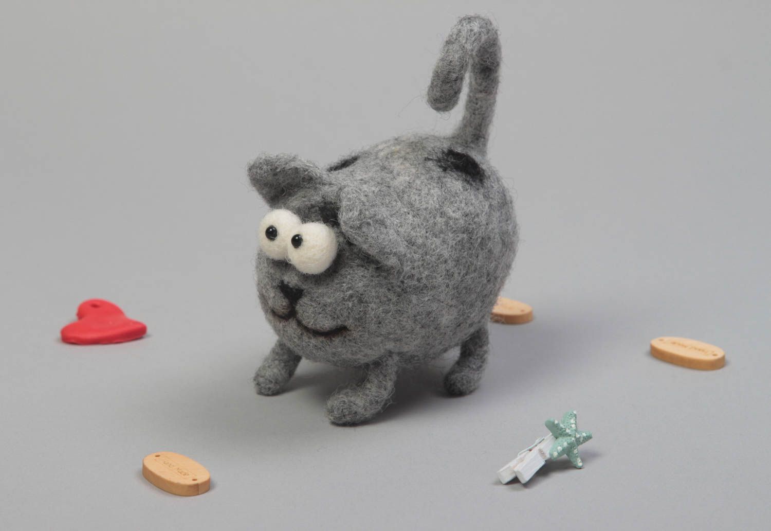 Валяная игрушка ручной работы игрушка кот серый игрушка из шерсти красивая  фото 4