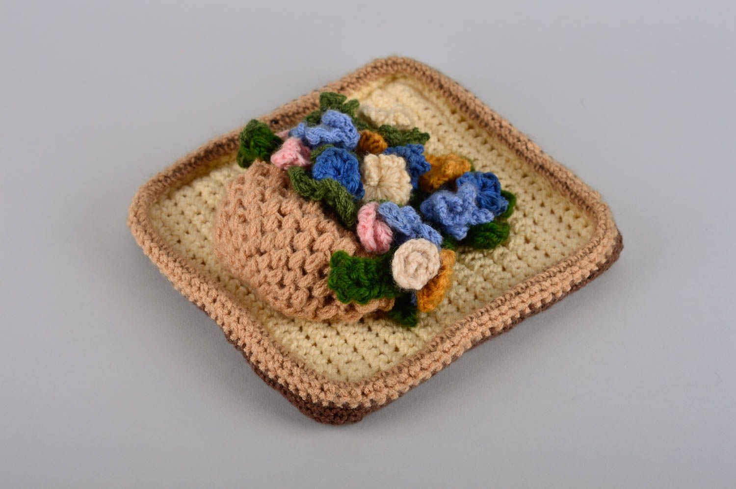 Petit tableau tricoté au crochet Tableau fait main avec fleurs Décoration maison photo 3