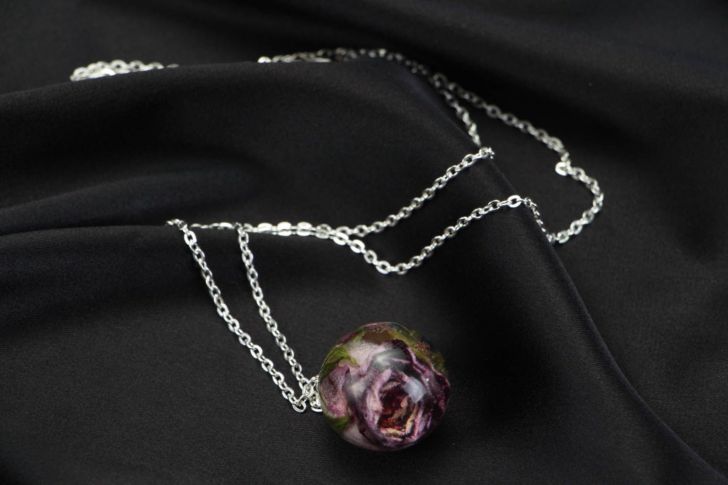 Ball pendant with natural rose photo 2