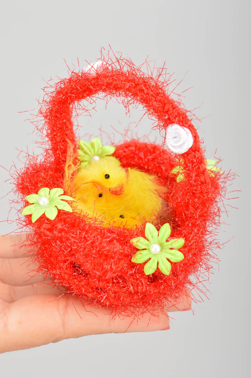 Handmade Easter decoration for home red acrylic toy basket with chickens  photo 3