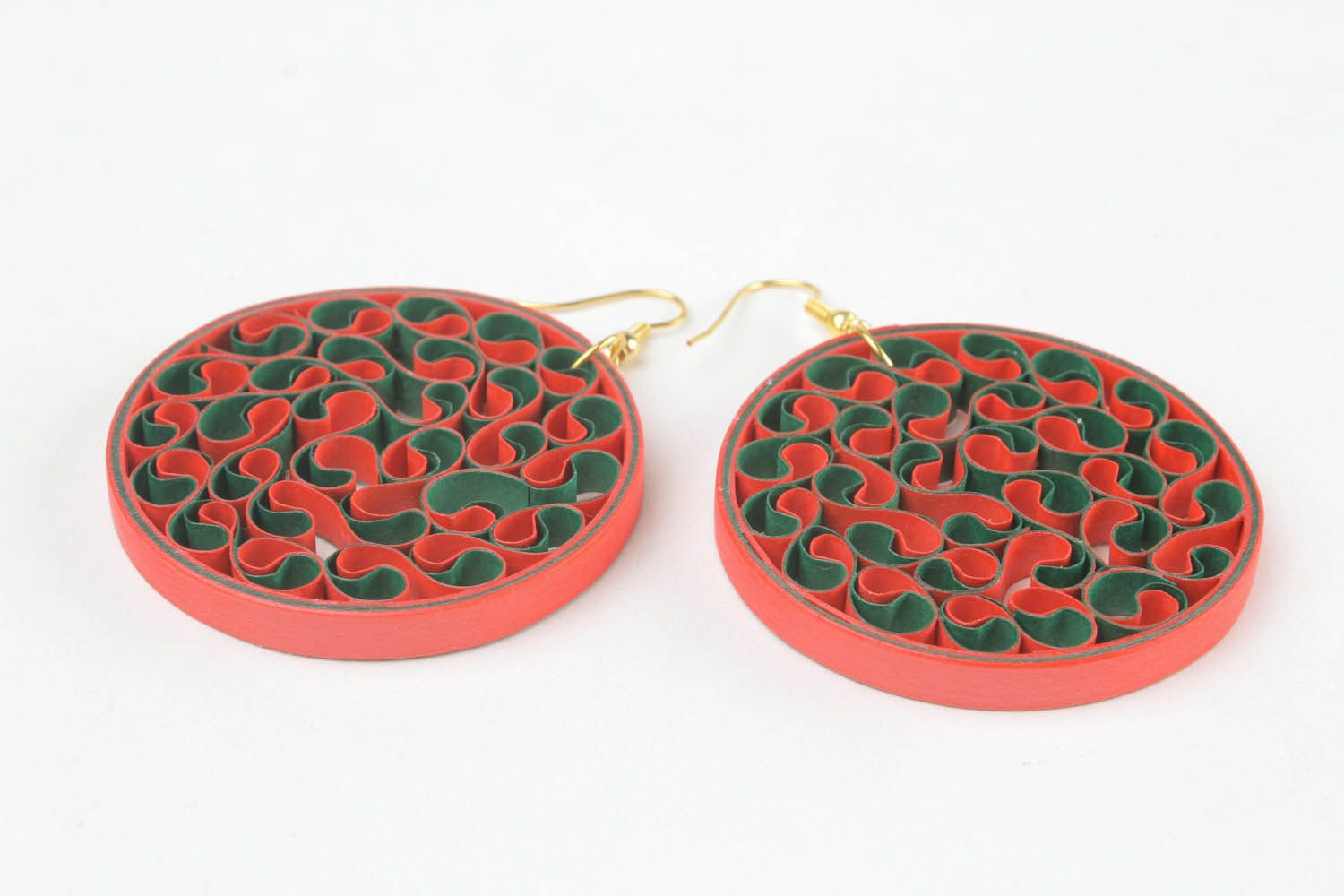 Round paper earrings of red and green colors photo 4