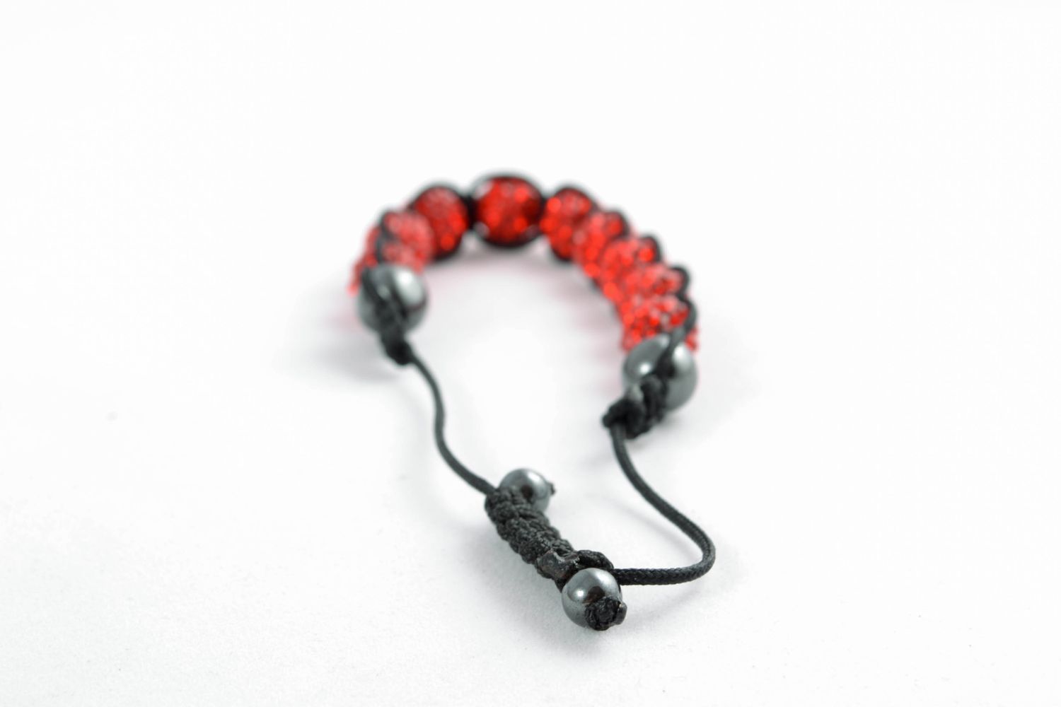 Bracelet en perles fait main original rouge noir photo 3