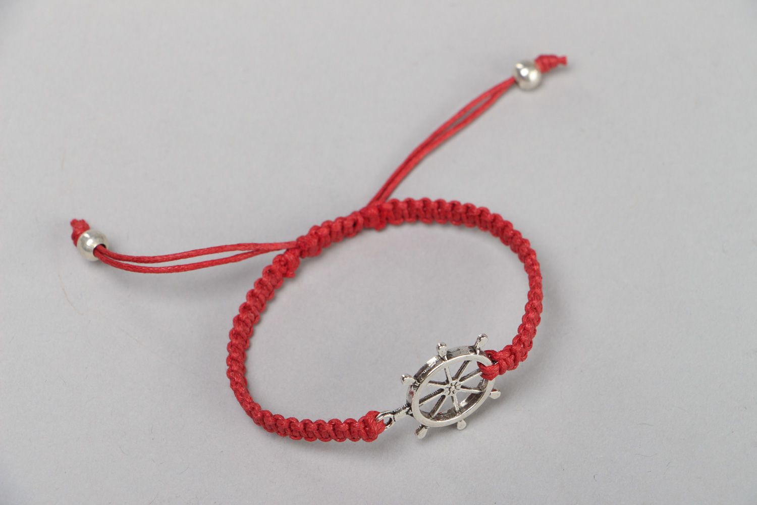 Handgemachtes rotes geflochtenes Armband aus Schnur für Frauen Lenkrad  handmade foto 2