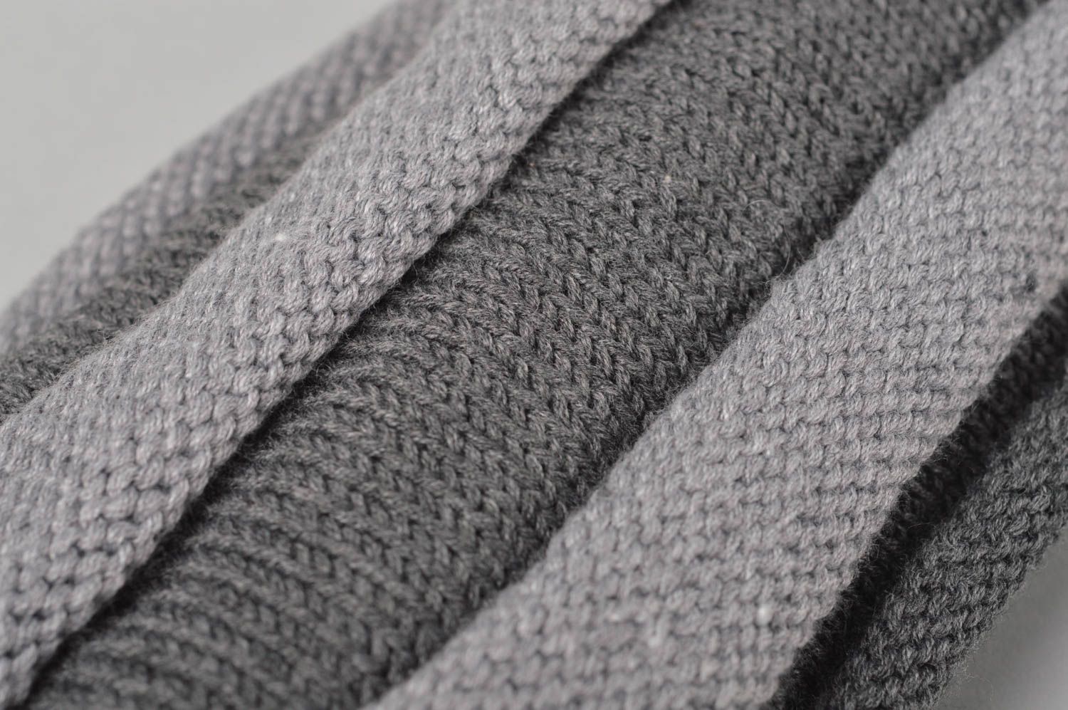 Snood tricot fait main Bonnet tricot gris Accessoires femme pour hiver cadeau photo 4