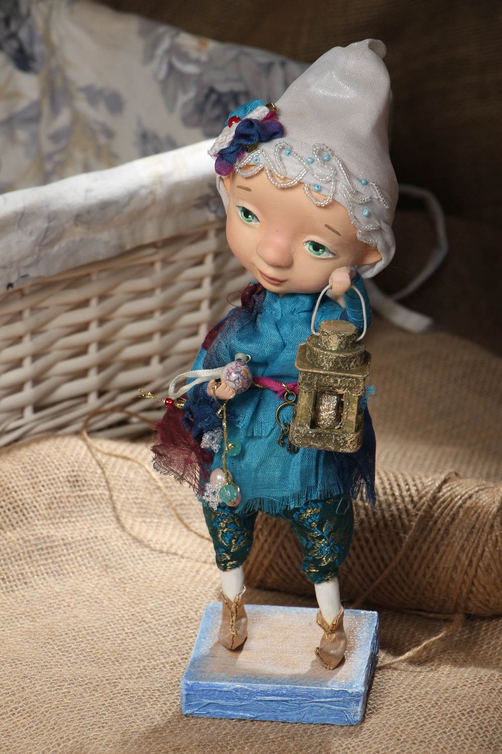 Авторская кукла ручной работы Эльф с фонариком фото 5