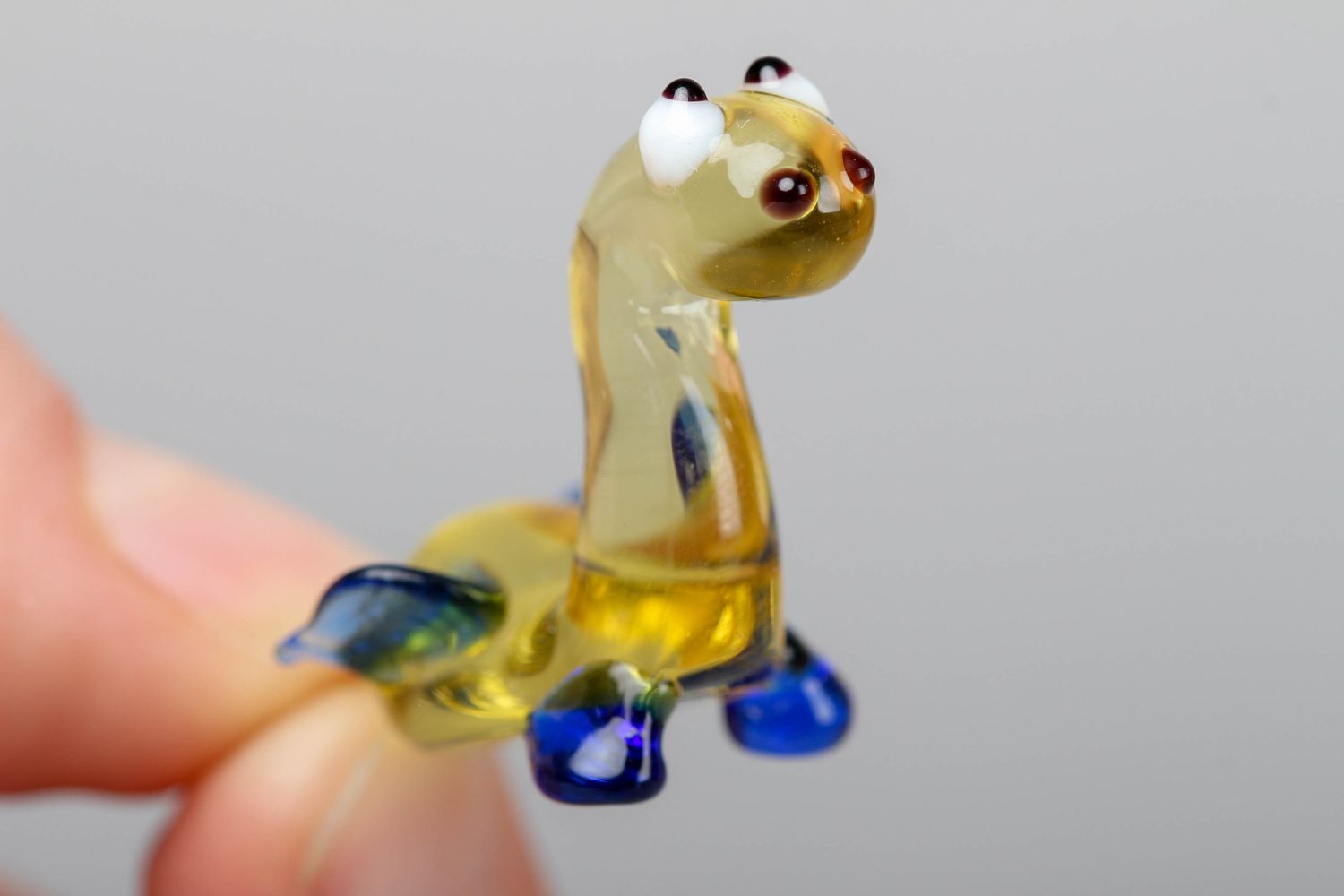 Фигурка дракона из стекла миниатюрная в технике лэмпворк фото 3