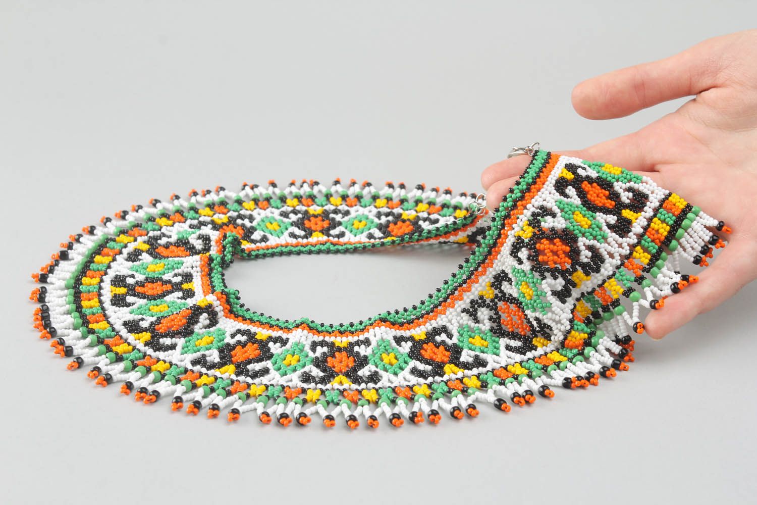 Multicolored beaded necklet photo 5
