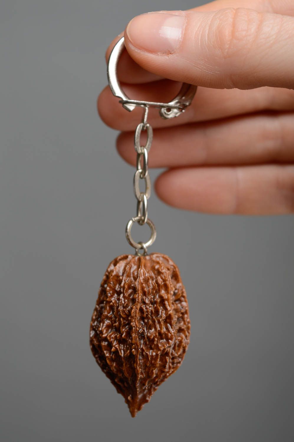 Porte-clés de noix naturel fait main accessoire écologique cadeau insolite photo 2