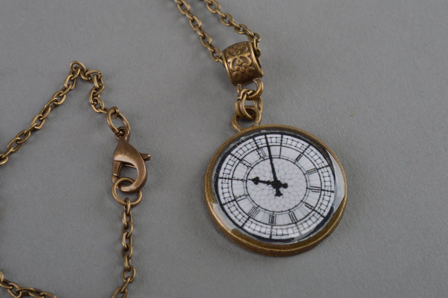 Handmade stylish vintage designer round pendant in the shape of dial coated with epoxy photo 2