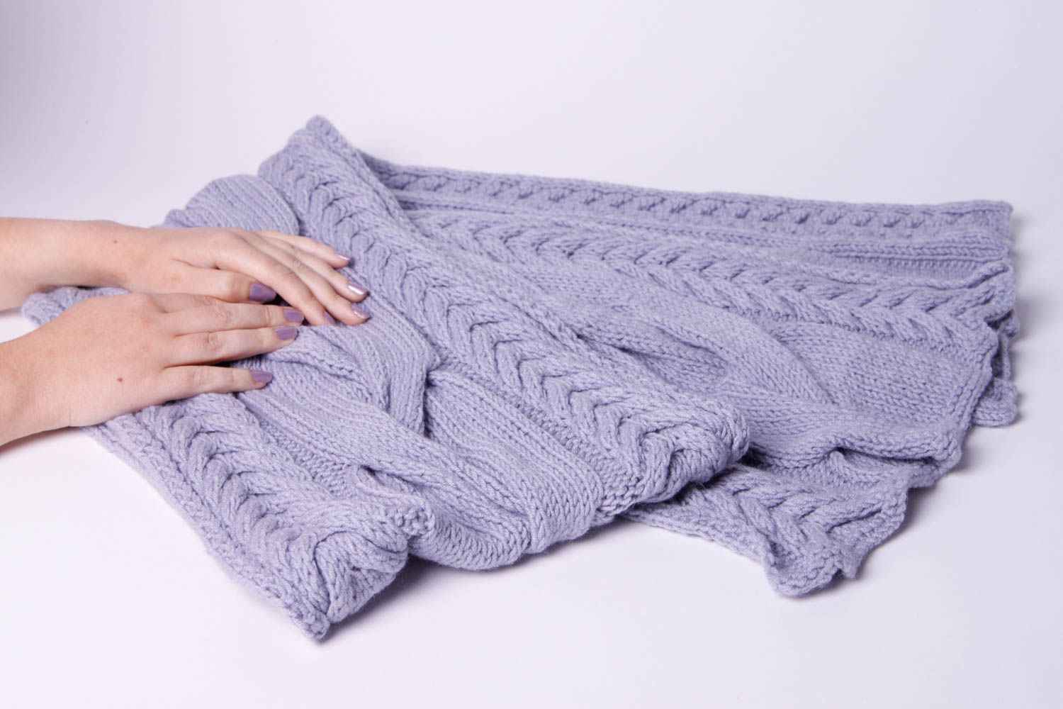 Bufanda tejida hecha a mano complemento de invierno regalo original color lila foto 3