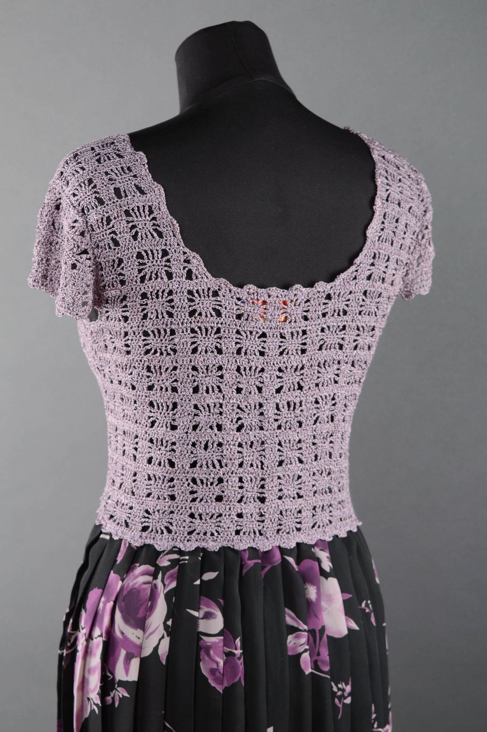 Vestido tejido a ganchillo largo de color violeta foto 2