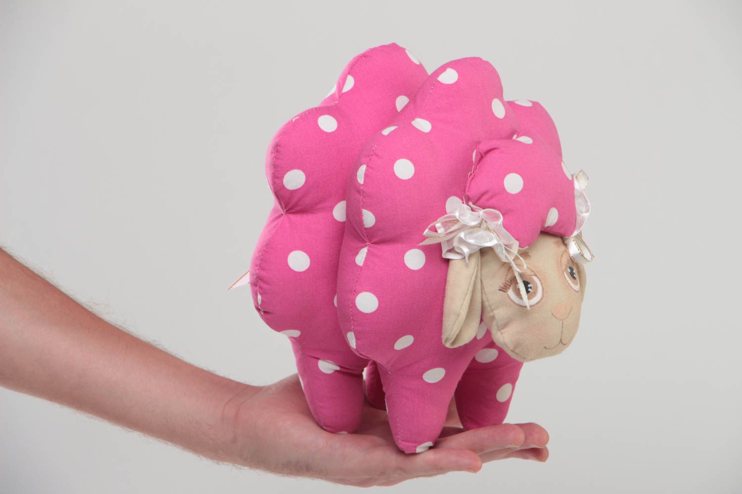 Мягкая игрушка ручной работы овечка розовая в горошек из хлопка ручной работы фото 5