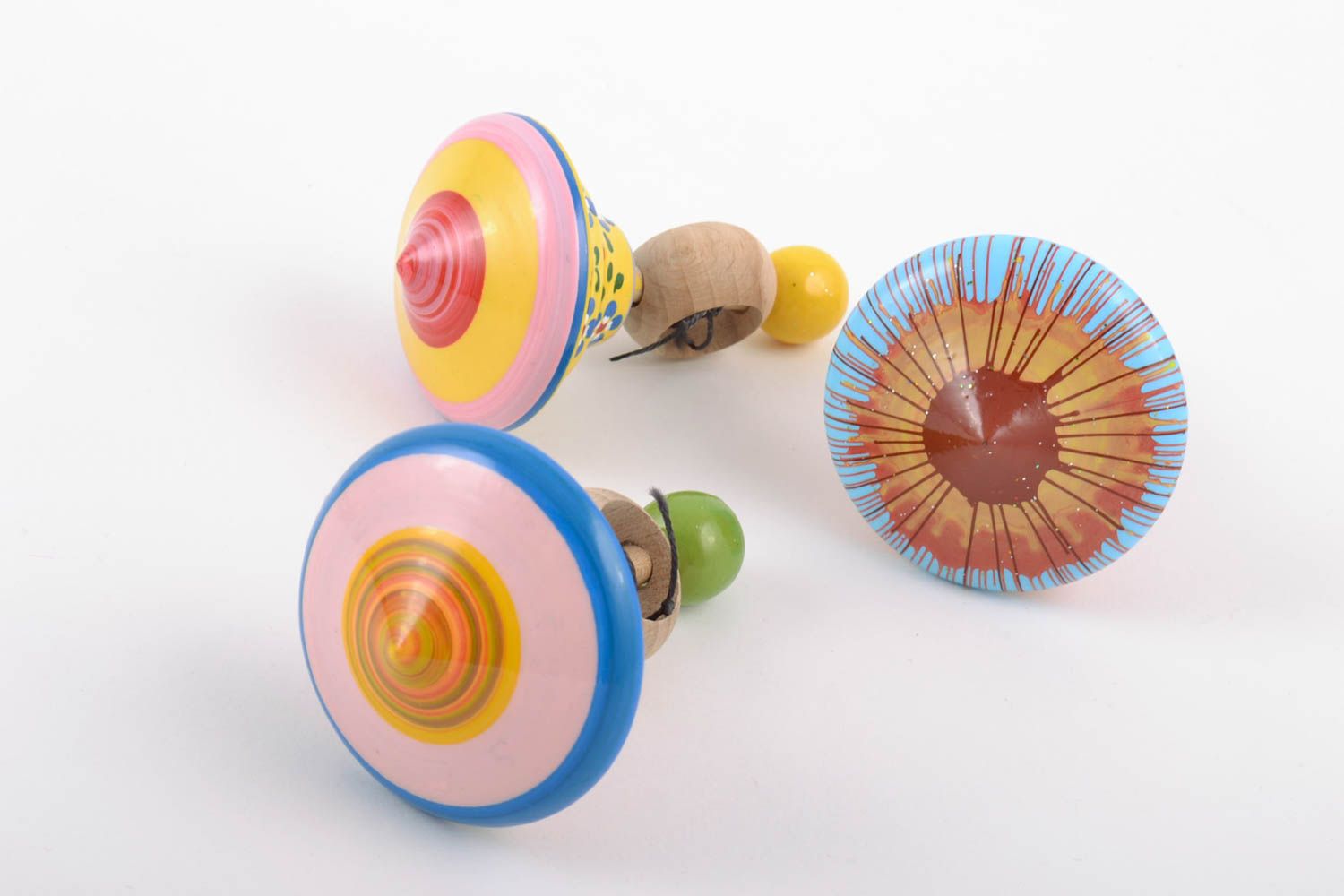 Set of 3 handmade wooden eco painted bright spinning top toys for children photo 2