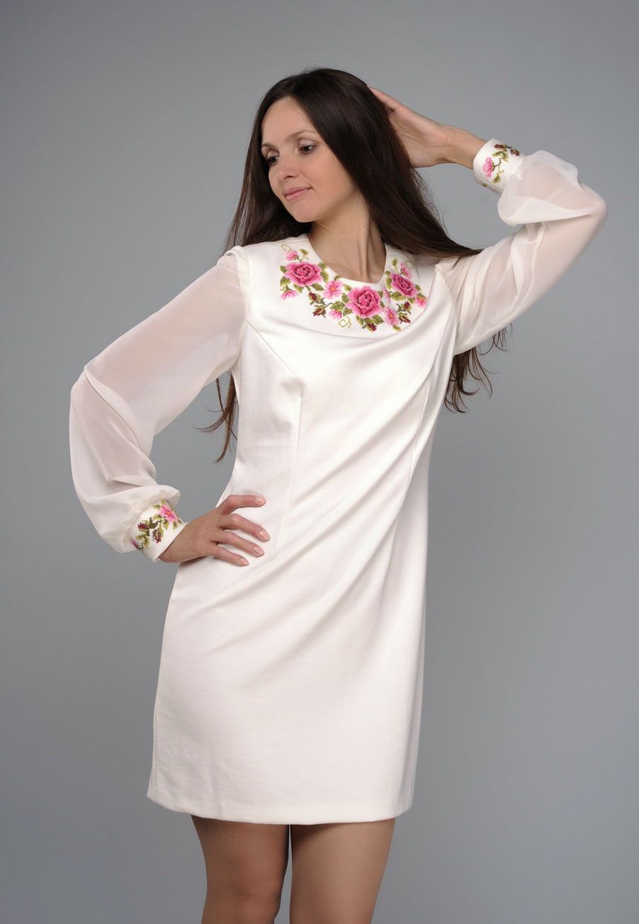 Weißes Kleid aus Trikotage und Chiffon foto 5