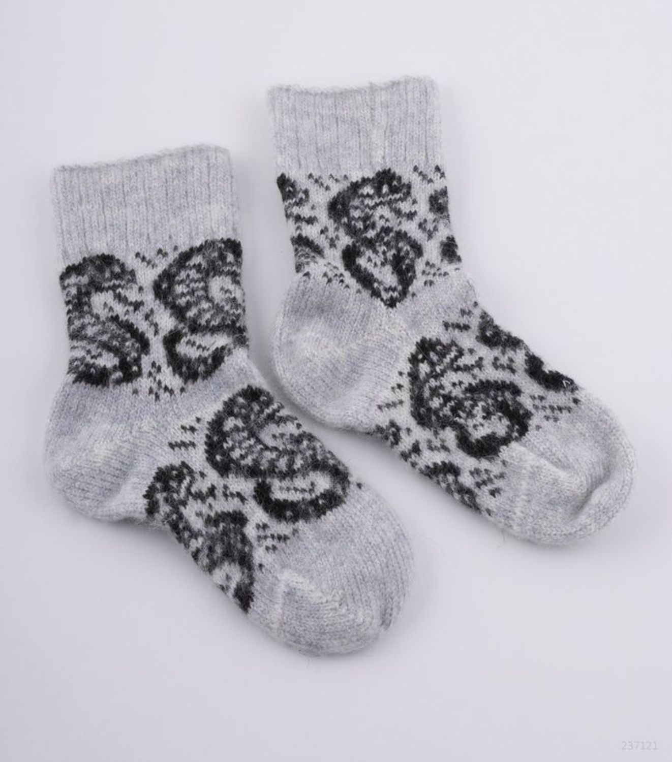 Женские шерстяные носки ручной вязки фото 2