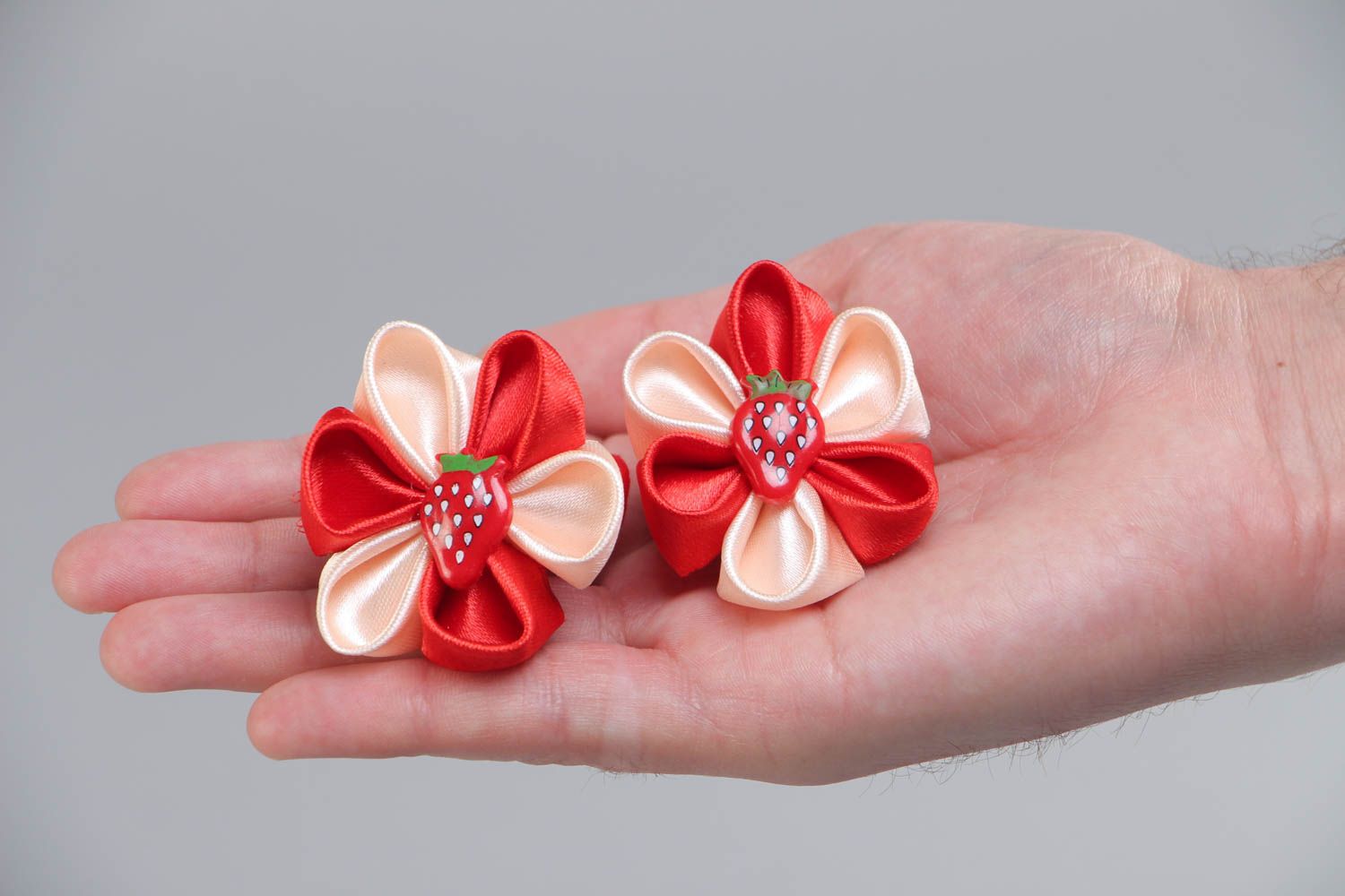 Set of 2 handmade children's hair ties with satin flowers of red colors photo 5